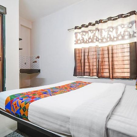 Hotel Royal Palace Indore Buitenkant foto