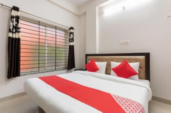 Hotel Royal Palace Indore Buitenkant foto