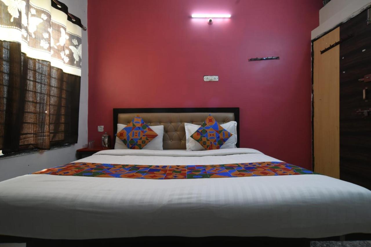 Hotel Royal Palace Indore Kamer foto