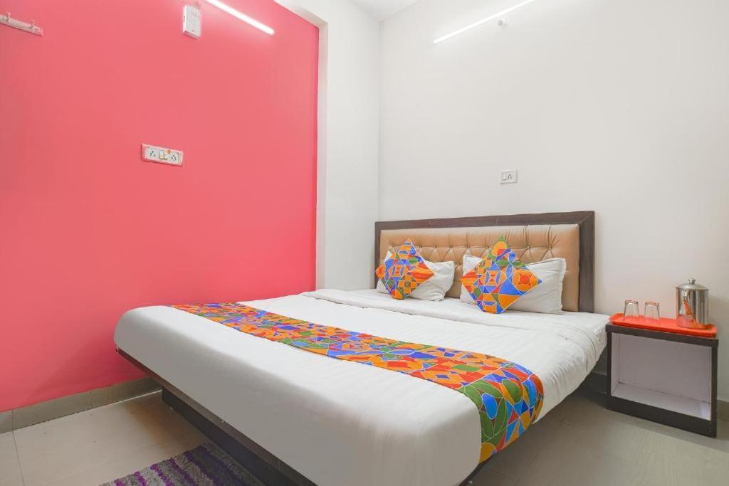 Hotel Royal Palace Indore Buitenkant foto