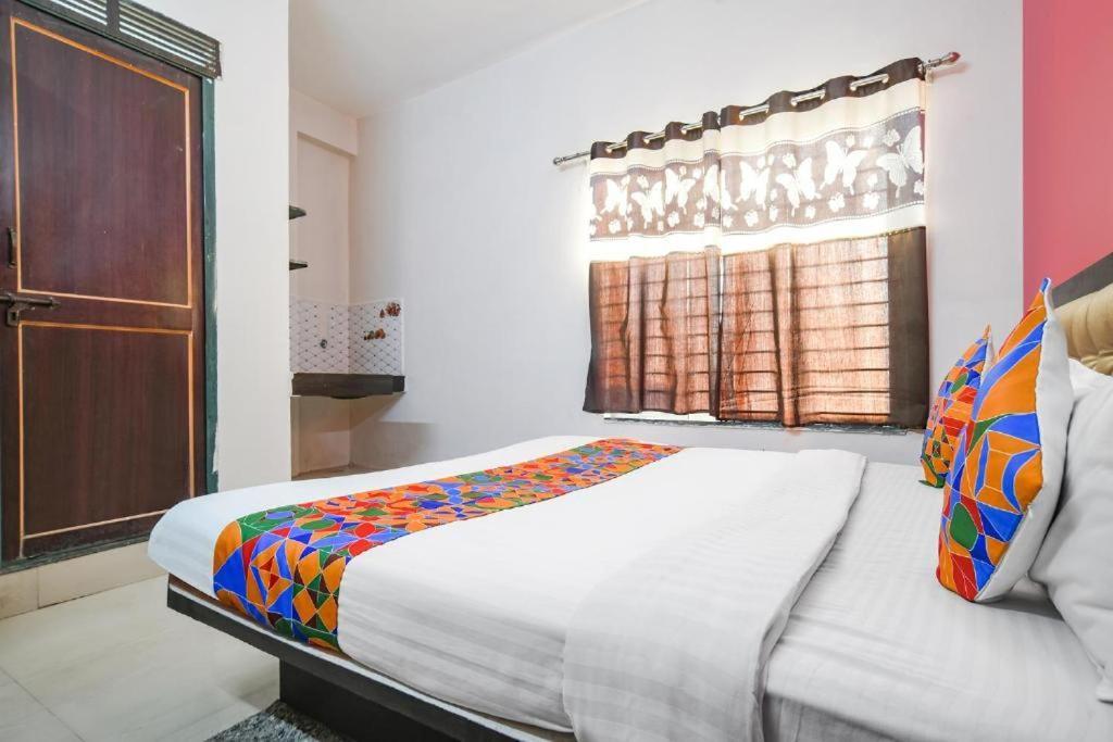 Hotel Royal Palace Indore Buitenkant foto